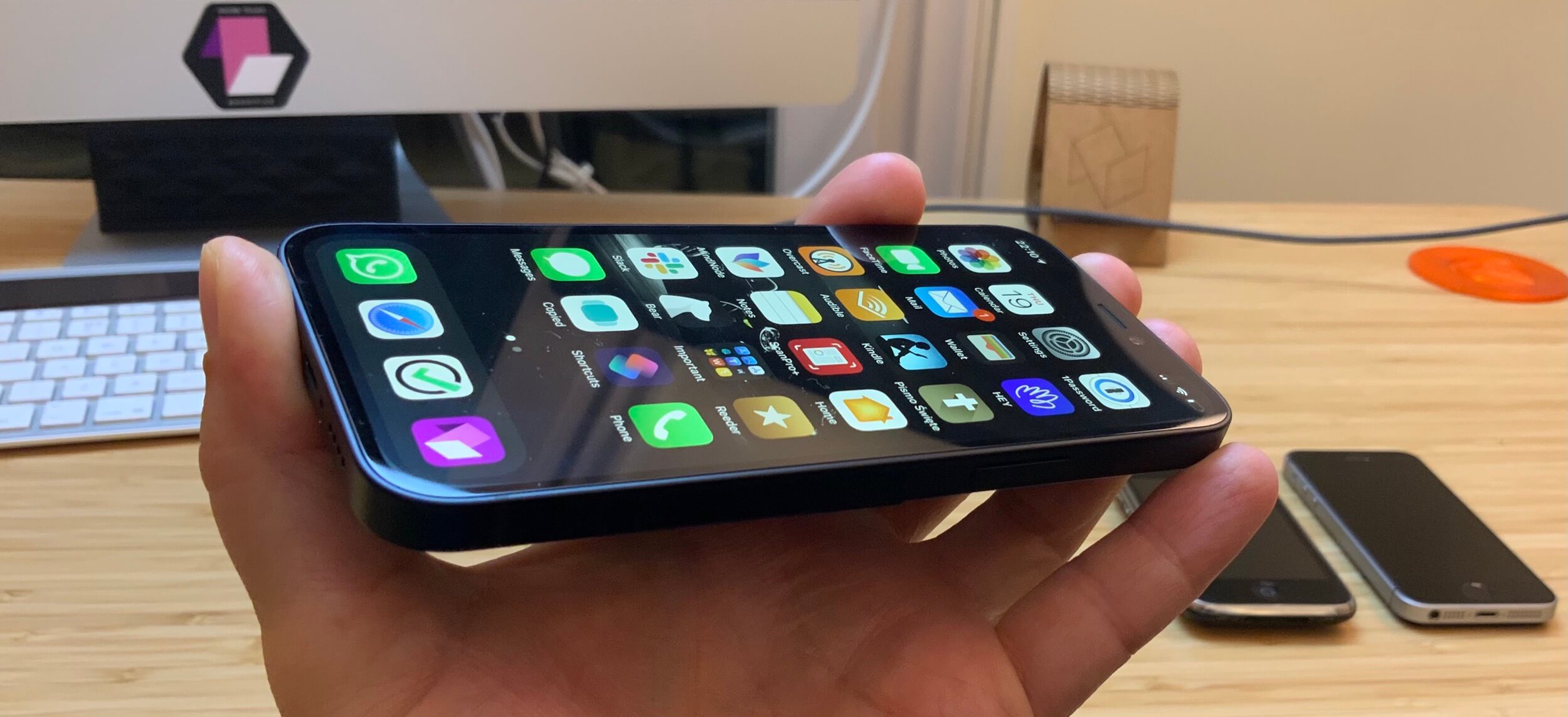 First impressions of the ultimate cuteness - the iPhone 12 Mini
